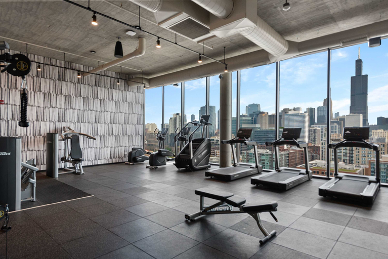 Room 1, West Loop Group Hub 3 Modern 2BR Apartments, Cook