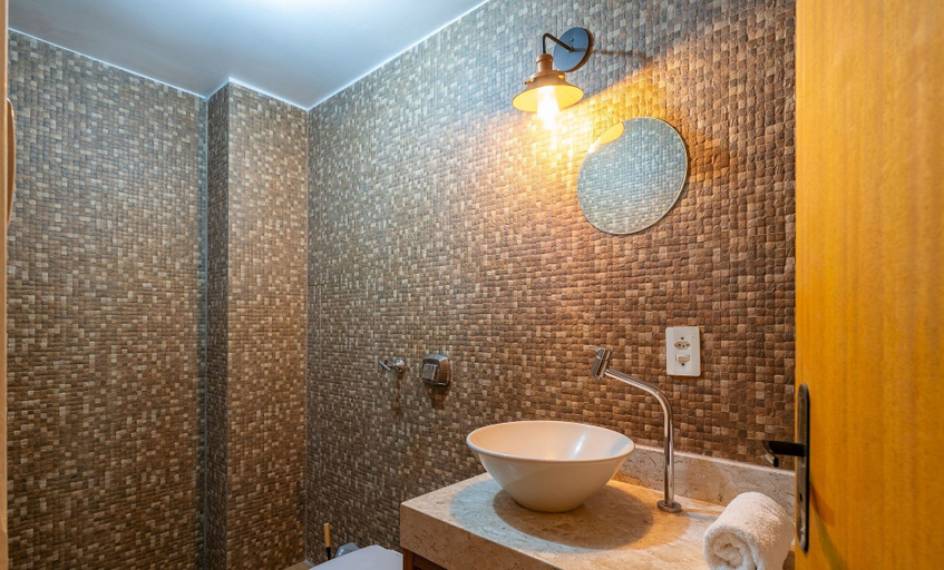 Bathroom, Modern Apartments 900 m From Beira-mar Norte - EOX, Florianopolis