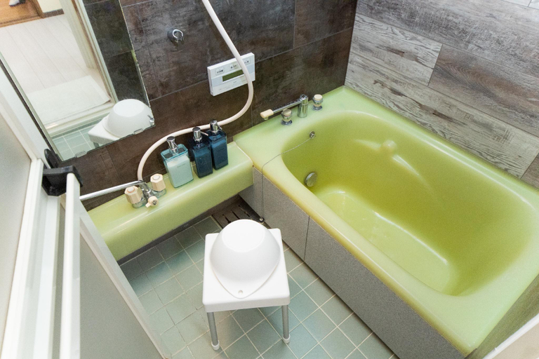 Bathroom 3, Awaji Egaosakuie Tonouchi, Awaji