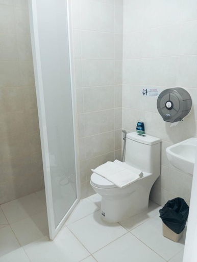 Bathroom 3, Vs Place, Bang Bua Thong