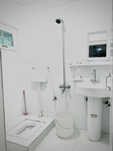 Bathroom, Hill Town Resort, Northern Areas