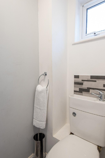 Bathroom 2, Hallington, Durham