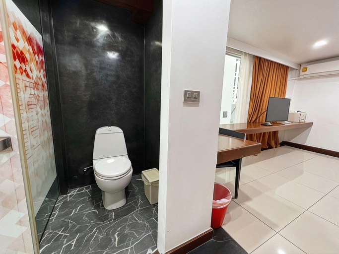 Bathroom 4, The Color Hotel, Phuket Island