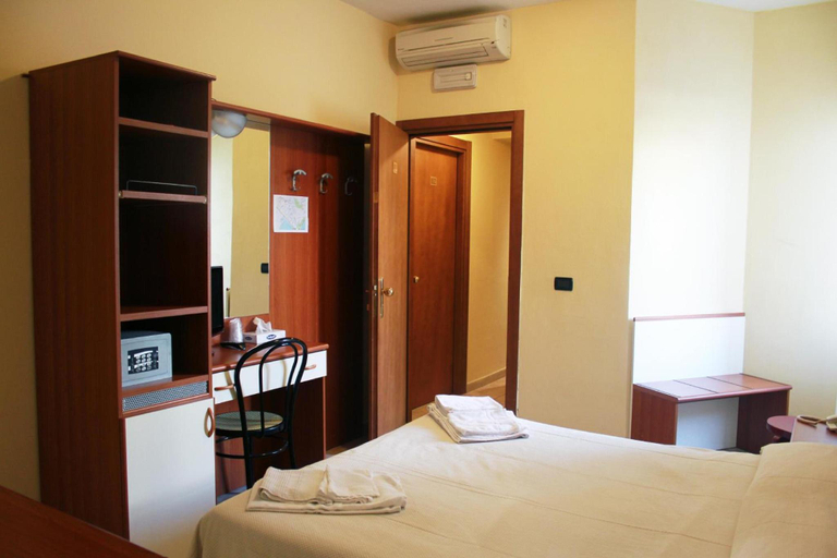Bedroom 2, Hotel Mary, La Spezia