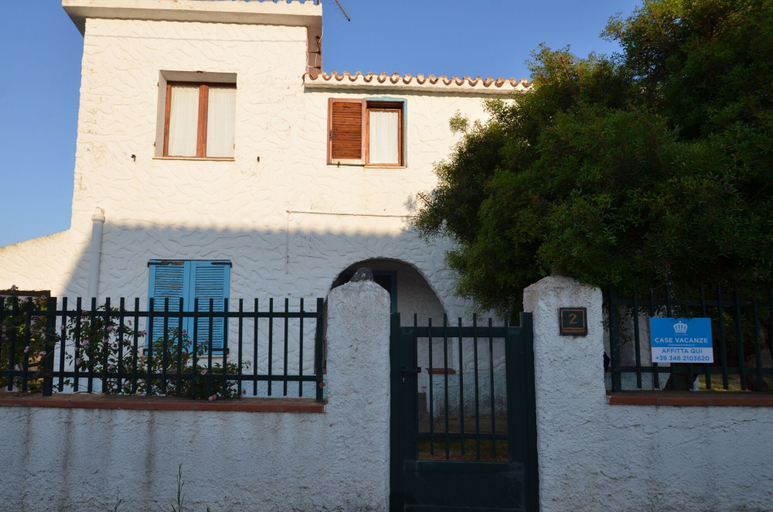 Room 1, Fpo-rose02p1 in Ottiolu, Nuoro