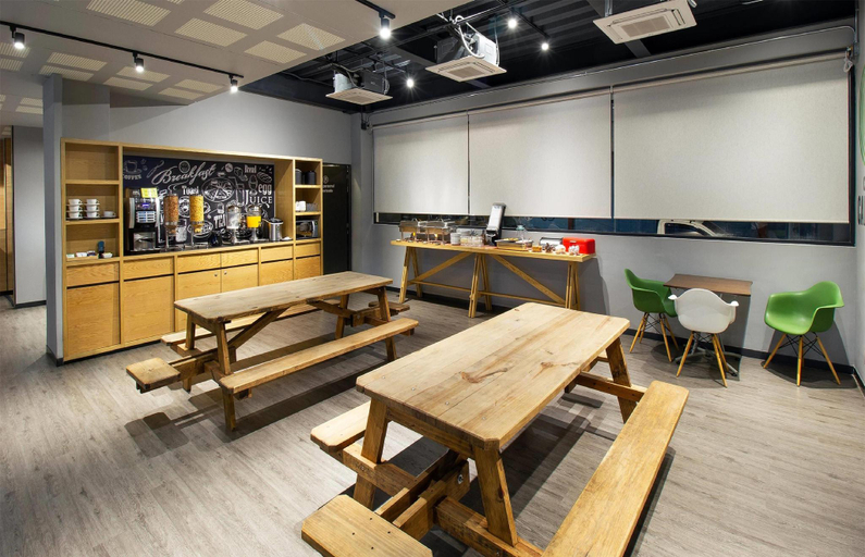 Food & Drinks 5, Hotel MX aeropuerto CDMX, Trademark Collection by Wyndham, Mexico City
