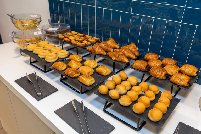 Food & Drinks 5, Travelodge Alicante Puerto, Alicante