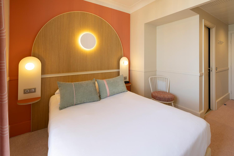 Bedroom 2, Hotel Vacances Bleues Balmoral, Alpes-Maritimes