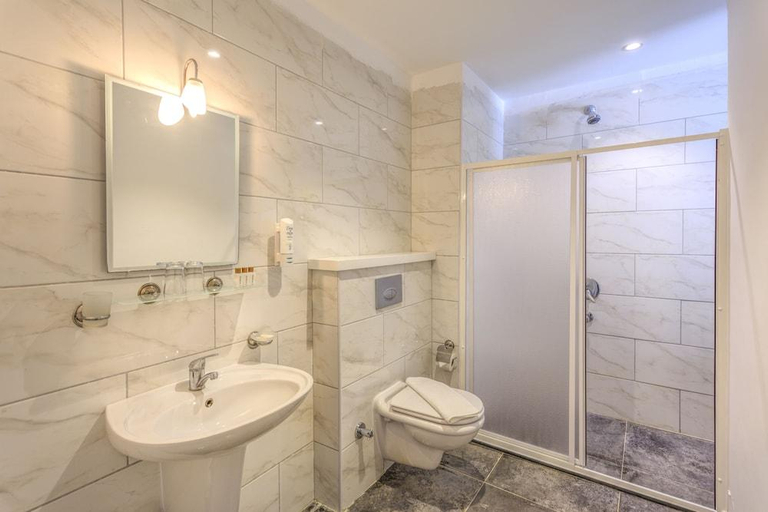 Bathroom 5, 올루데니스 비치 리조트 바이 Z 호텔, Fethiye