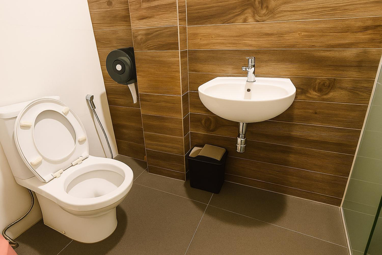 Bathroom 4, Wink @ Perak Road, Singapura