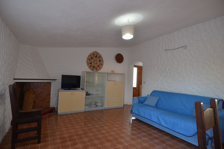 Room 5, Fpo-rose02p1 in Ottiolu, Nuoro