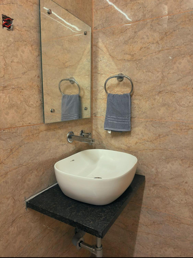 Bathroom 2, Sea waves, Kancheepuram