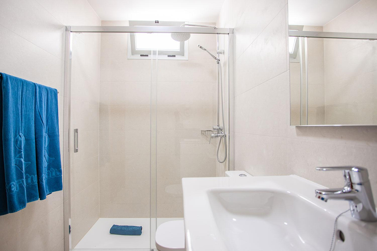 Bathroom 5, Servatur Montebello, Las Palmas