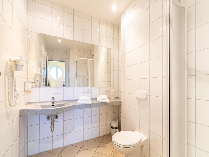Bathroom 4, Ferienwohnung im Aparthotel Seepanorama, Mecklenburgische Seenplatte