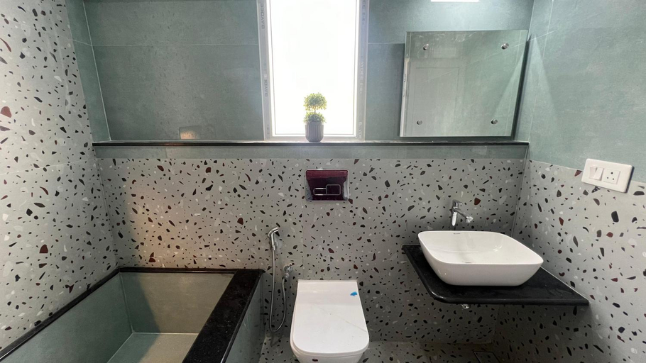 Bathroom 3, The Novel Holiday Resorts, Vellore