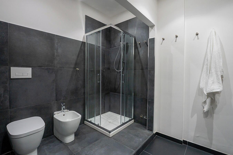Bathroom 4, Le 4 Stagioni Dante's Suites H. Napoli Centro, Napoli