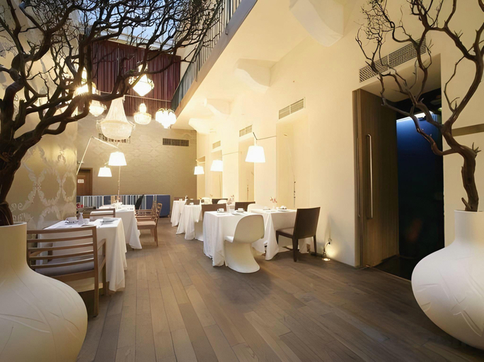 Food & Drinks 5, Friday Hotel, Praha 1
