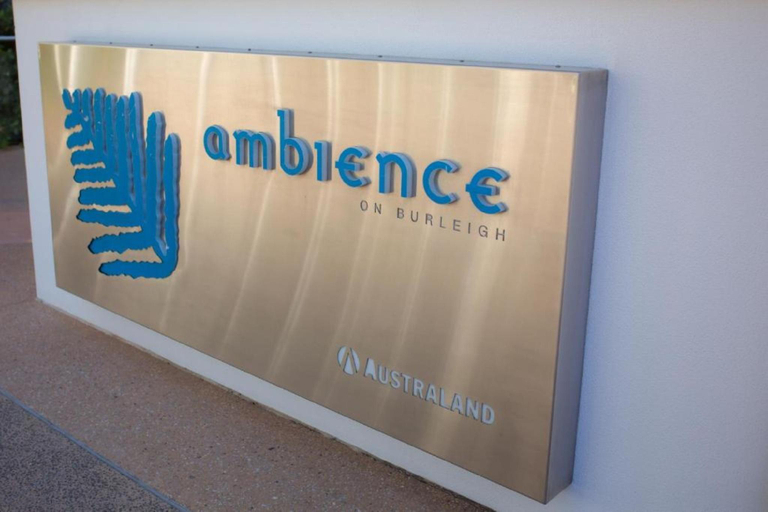 Public Area, Ambience on Burleigh Beach, Gold Coast