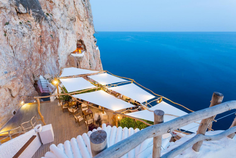Others 5, Villa Binipaco, Baleares