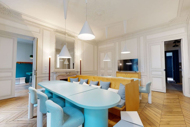 Room 5, Charming 2-bed Flat w Shared Spaces, Paris
