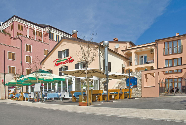 Food & Drinks 3, Apartments Tomato, Novigrad