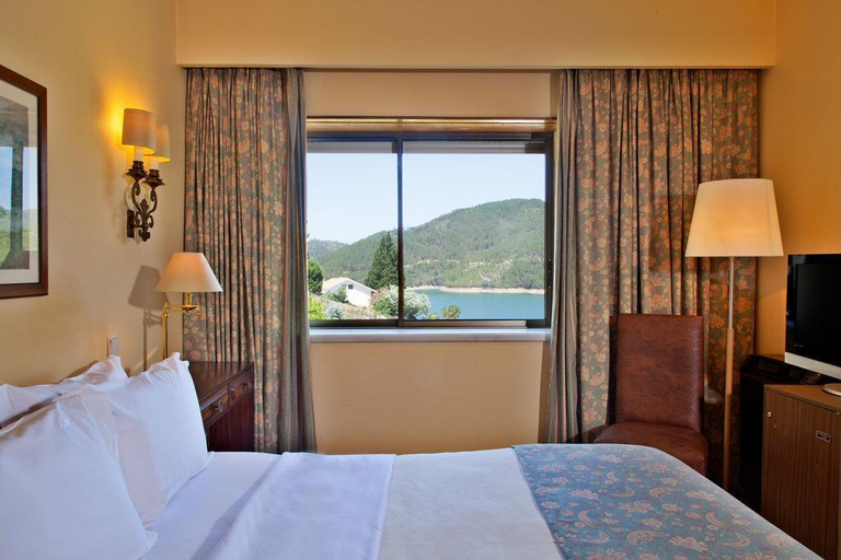 Bedroom 3, Lago Azul Eco Hotel, Ferreira do Zêzere