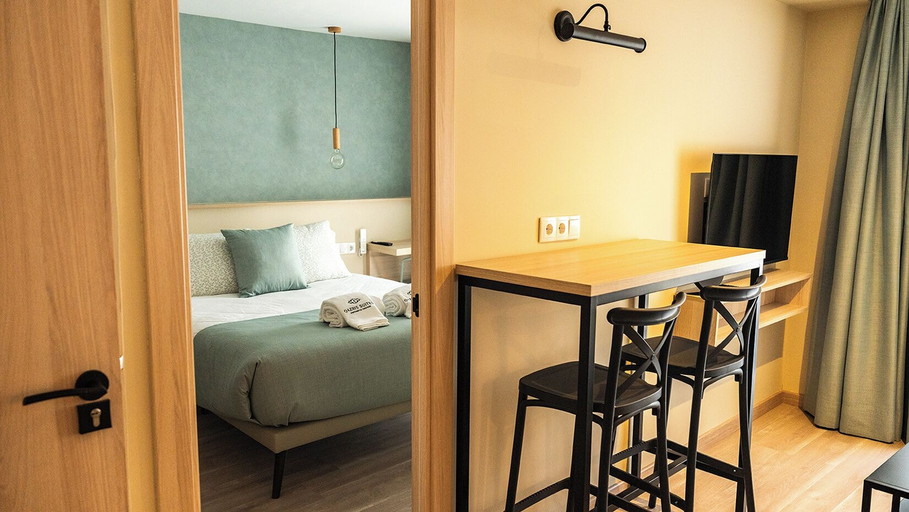 Living area 4, Qazris Suites, Cáceres