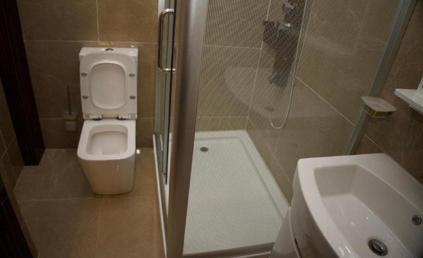 Bathroom 3, Quest Boutique Hotel, Abuja, AbujaMun