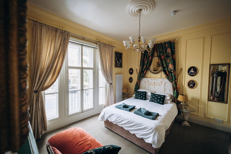 Bedroom 2, Chez Vivienne, Bradford