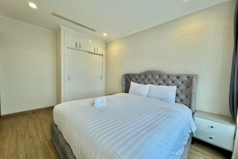 Room 2, SOHO Tower Apartment Hotel, District 1