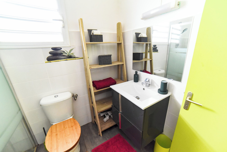 Bathroom, LEZ'ARLET PLAGE, Les Anses-d'Arlets