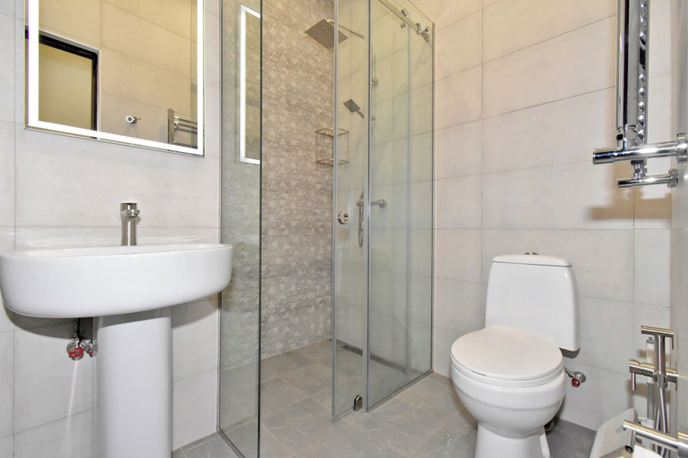 Bathroom 3, Apartments by Luxe Group DI64, Yerevan
