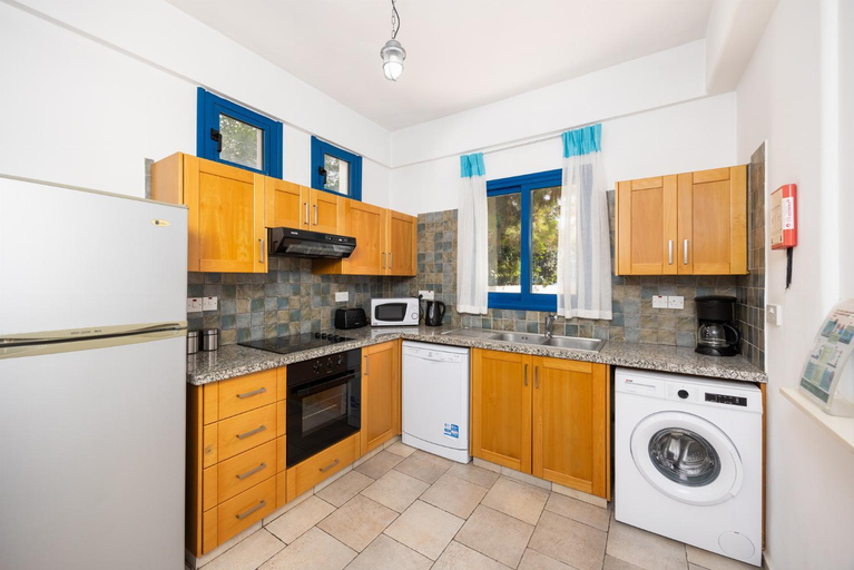 Facilities 5, Villa Artemis