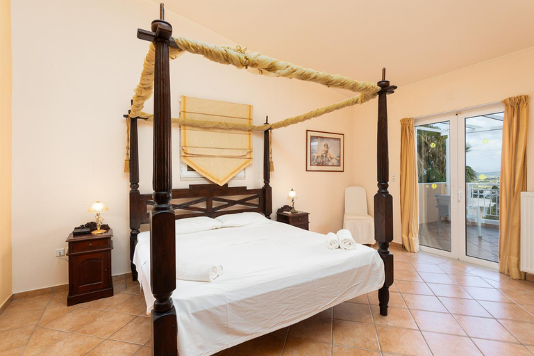 Others 5, Villa Callistemon, Crete