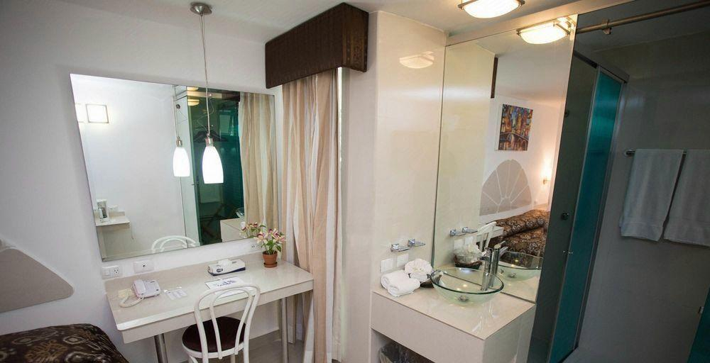 Bathroom 4, Hotel Plaza Caribe Cancun, Isla Mujeres