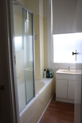 Bathroom 2, The Star Hotel Sale, Wellington - Sale