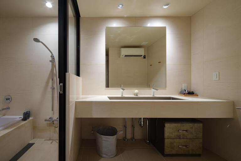 Bathroom 5, lili villa hayama, Hayama