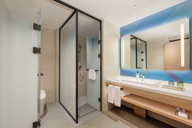 Bathroom 3, Holiday Inn Express JINCHEN NEW DISTRICT by IHG, Jincheng