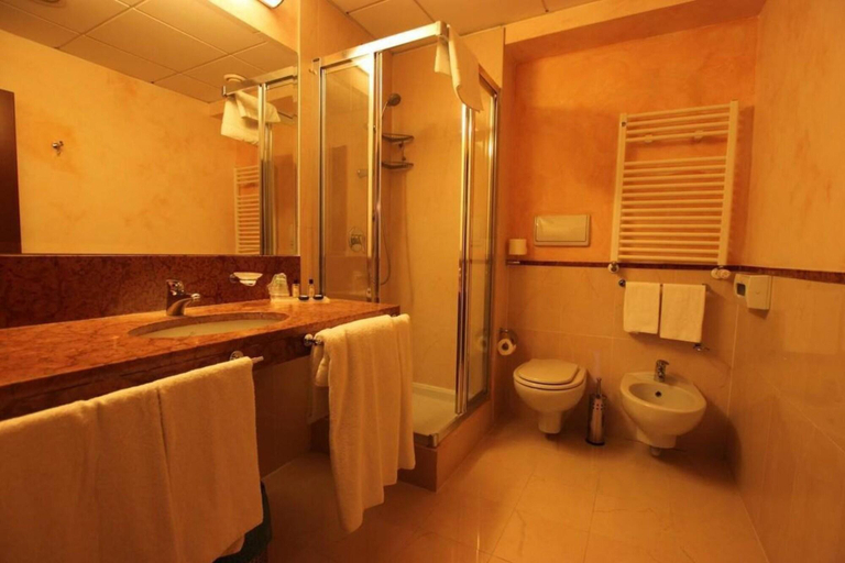 Bathroom 4, Golf Hotel, Milano