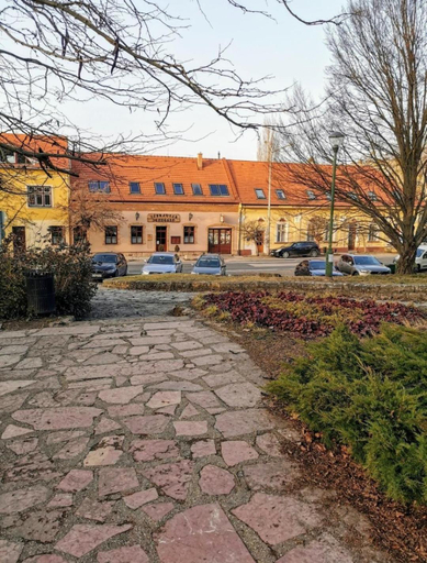 Exterior view, Bastya Apartman, Tata