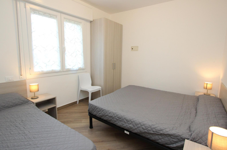 Bedroom 2, Apartment In Villa With Private Garden - by Beahost Rentals, Venezia