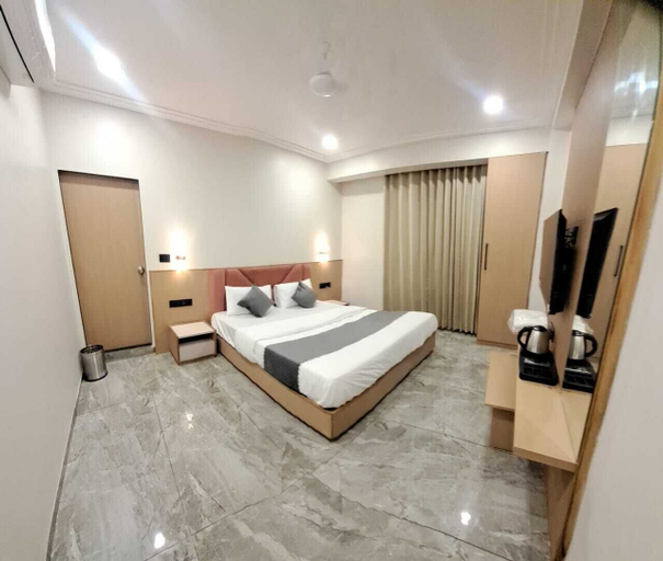 Room 4, Hotel Earth Orbit, Gandhinagar