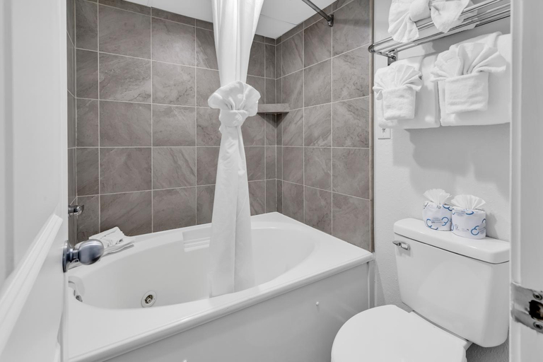 Bathroom 3, Boardwalk Resort Beachfront Condos, Horry