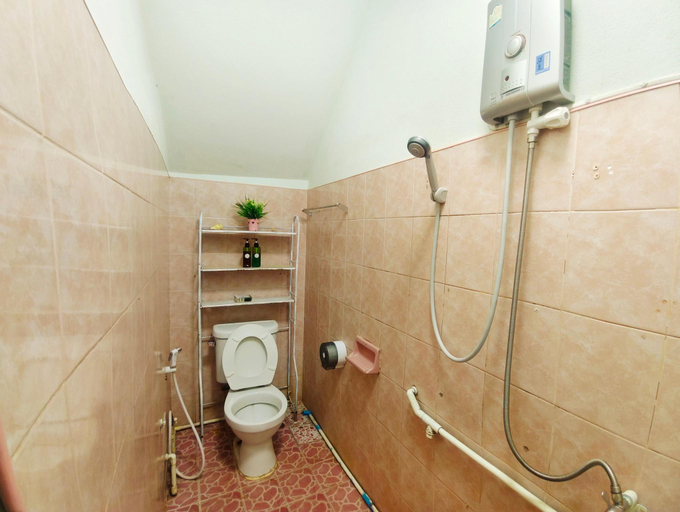 Bathroom 3, House 1 for 6 guests(the whole house 3 beds), Hat Yai