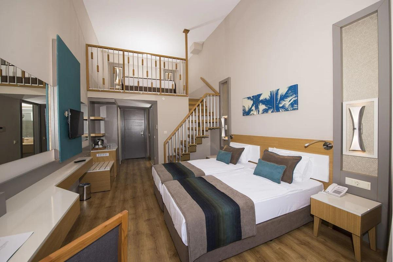 Bedroom 2, Palm World Side Resort & SPA, Manavgat
