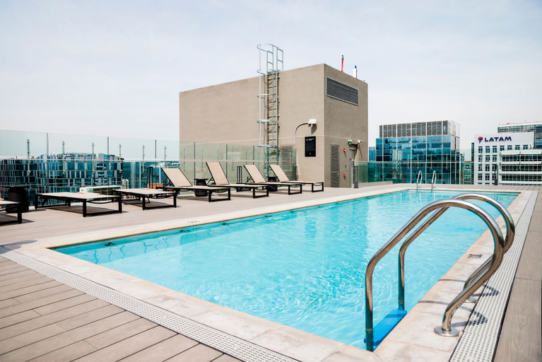 Rooftop pool, Riesco Suites by Andes STR, Santiago