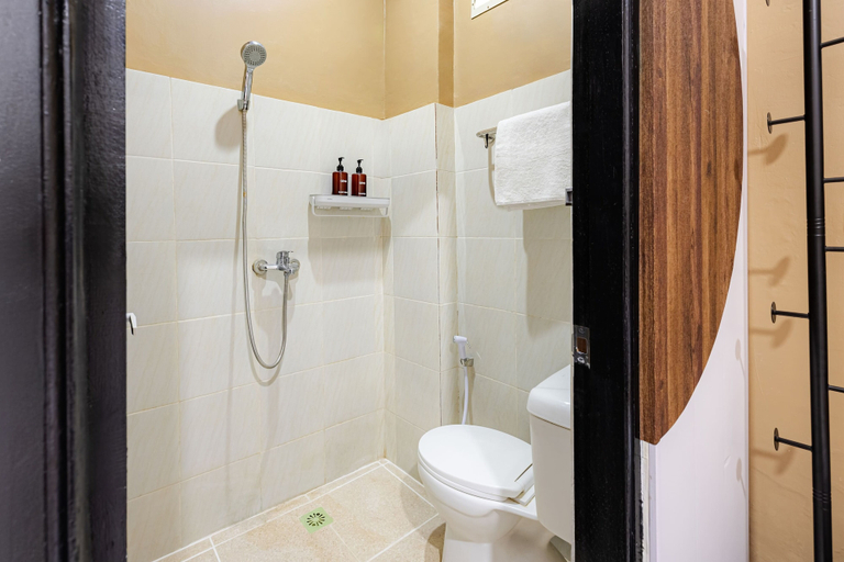 Bathroom 5, Cove Padonan Inn, Badung