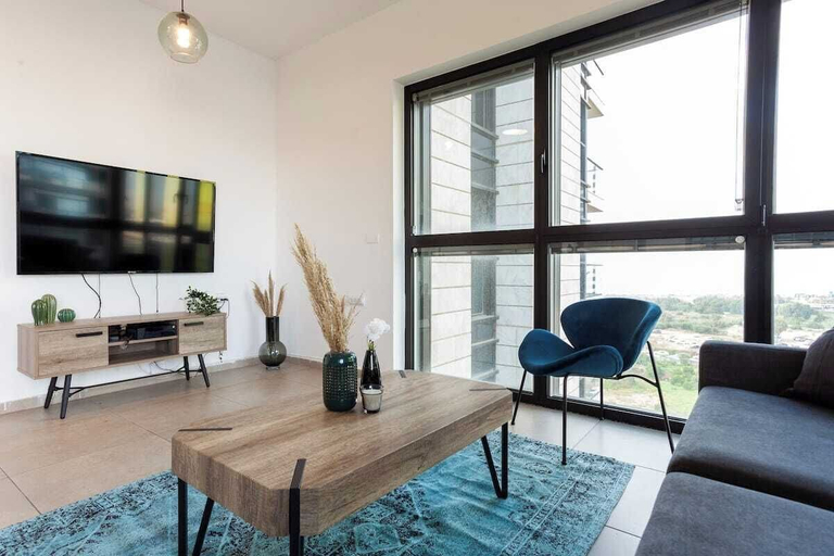Living area 2, Luxury APT Tower Spectacular Sea View