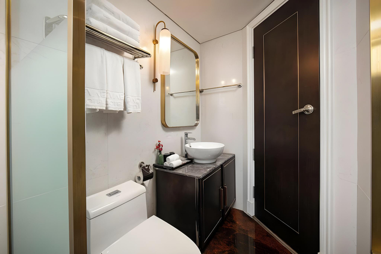 Bathroom 5, Splendid Premium Hotel, Hoàn Kiếm