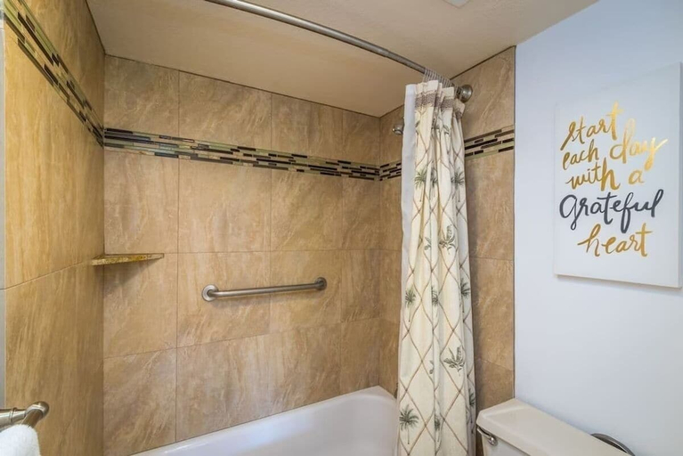 Bathroom 2, Signature Residences at Maui Banyan, Maui